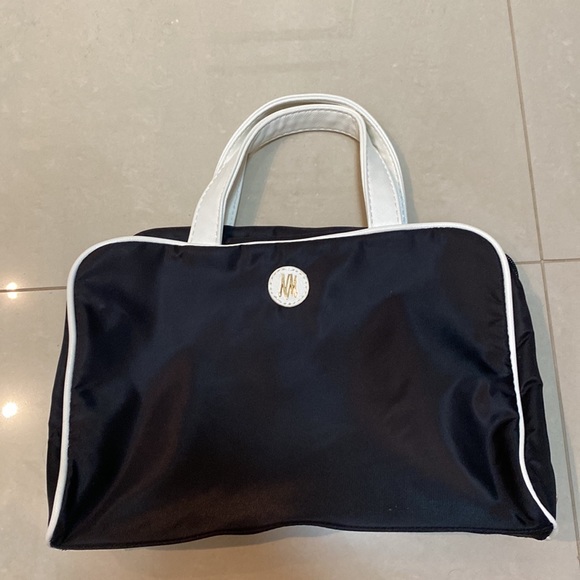 Neiman Marcus makeup bag - Picture 3 of 7